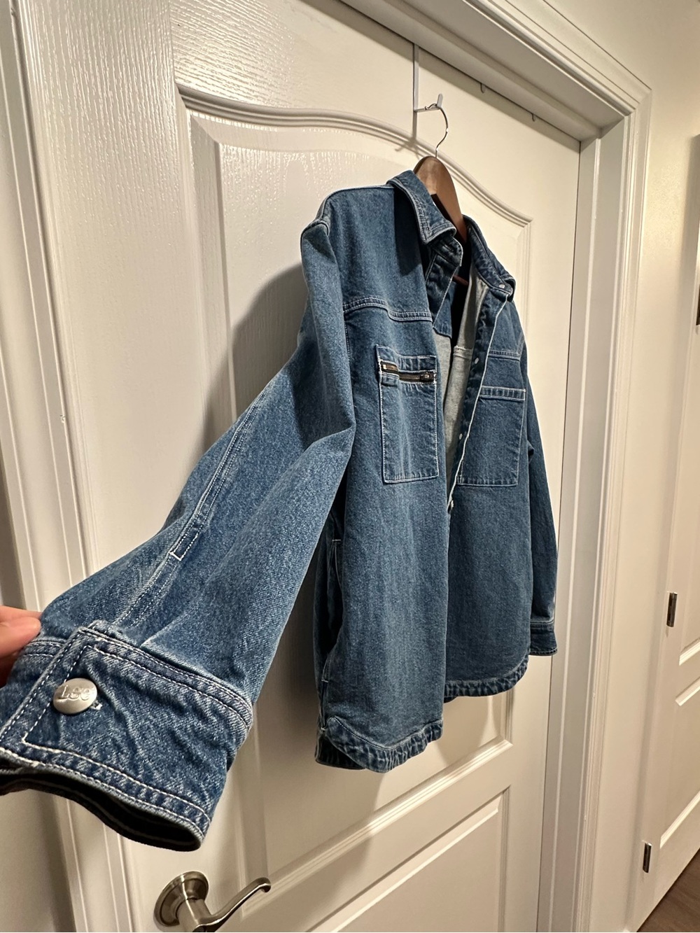 Vintage Women’s Lee Denim Buttoned Shirt Jacket w/ Unique Front Pockets, Size M - Picture 8 of 15